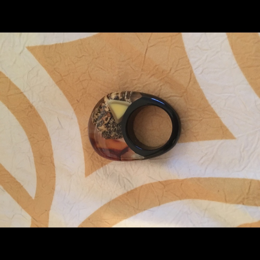 Amber hand made shell ring size 8 enamel cute tall