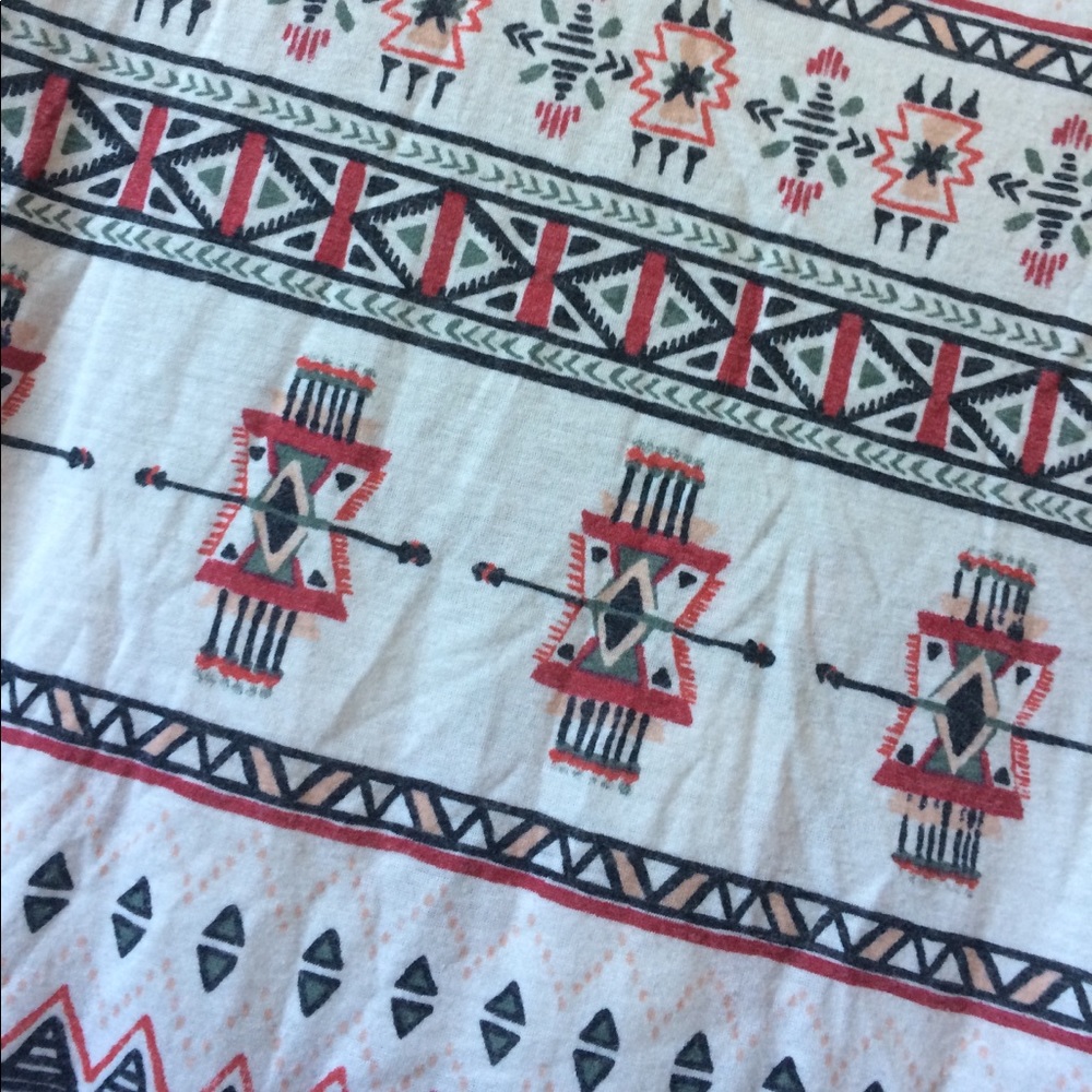 Pattern V-neck - Picture 2 of 2