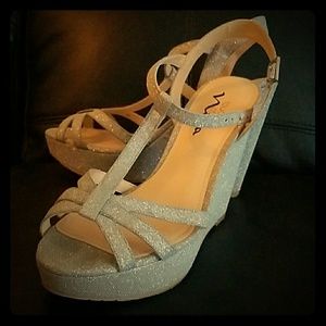 Nina wedges