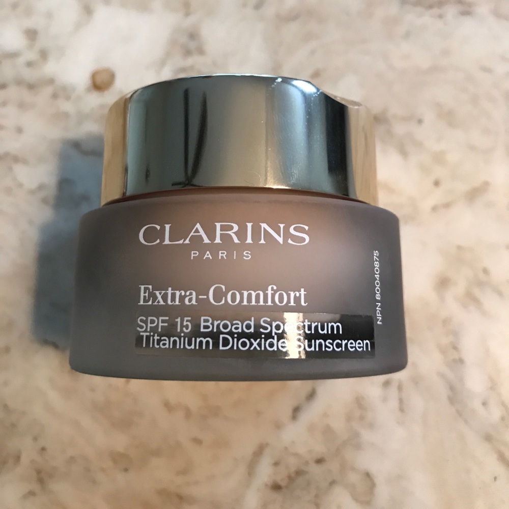 Clarins extra comfort foundation Nude 105