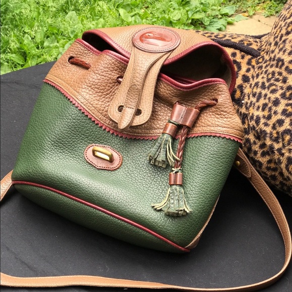 Beautiful bags - let me know which one you want 😘 - Picture 3 of 6