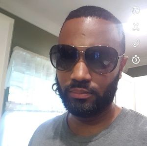 Meet your Posher, Deangelo