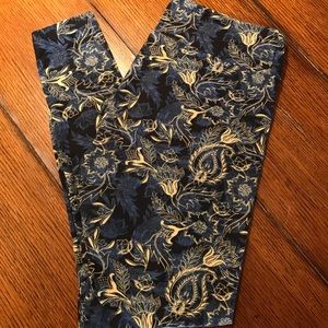 EUC TC LuLaRoe Leggings PRETTY