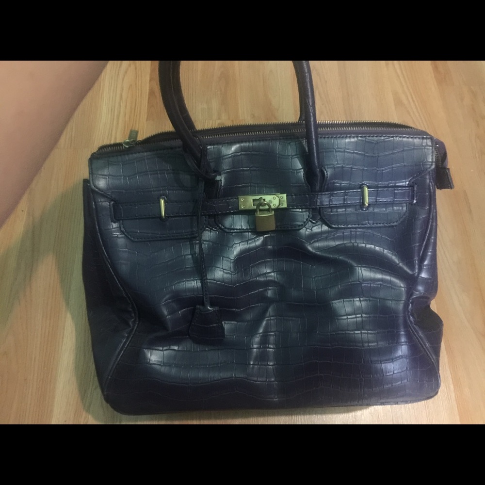 Misako violet lock bag