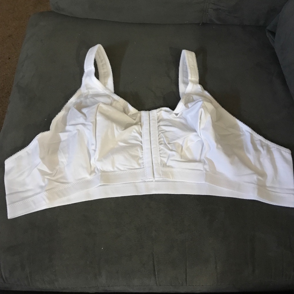 New - Plus Size 50 A/B Front Hook Bra in White