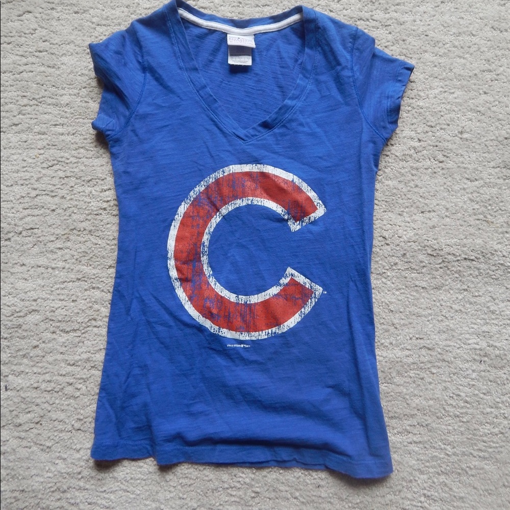 Sports V-neck