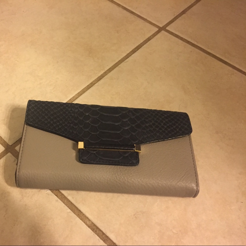 Vince camuto wallet