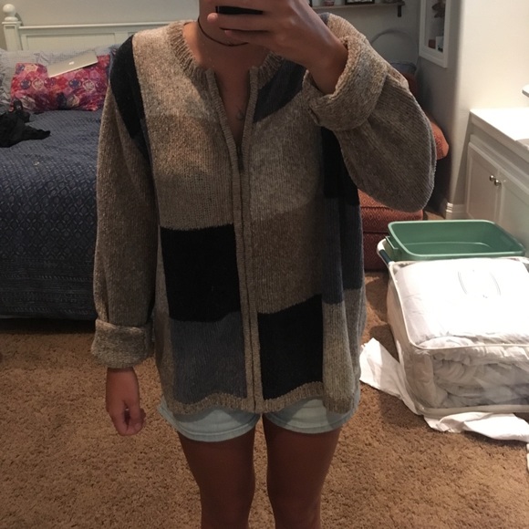 Sweater - Picture 1 of 4