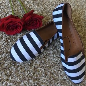 Striped blue and white flats.👣