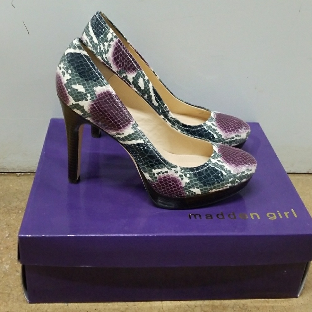 Purple snake print platform shoes