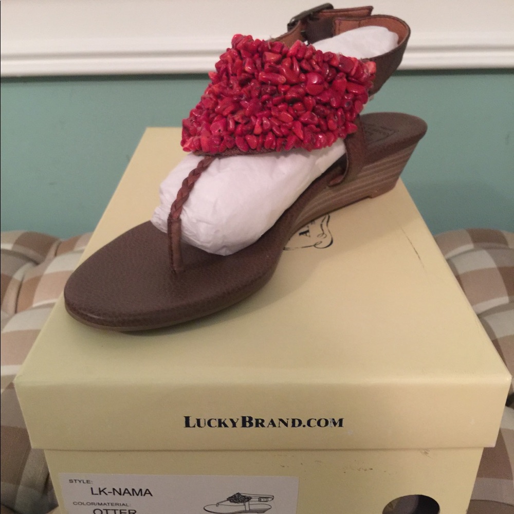 Lucky Brand Coral Chip Thong Sandals NIB 7.5