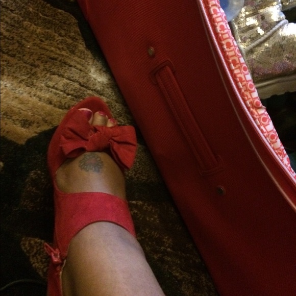 Red Pumps - Picture 3 of 6