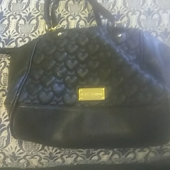 Black. Quilt heart puff handbag - Picture 3 of 4