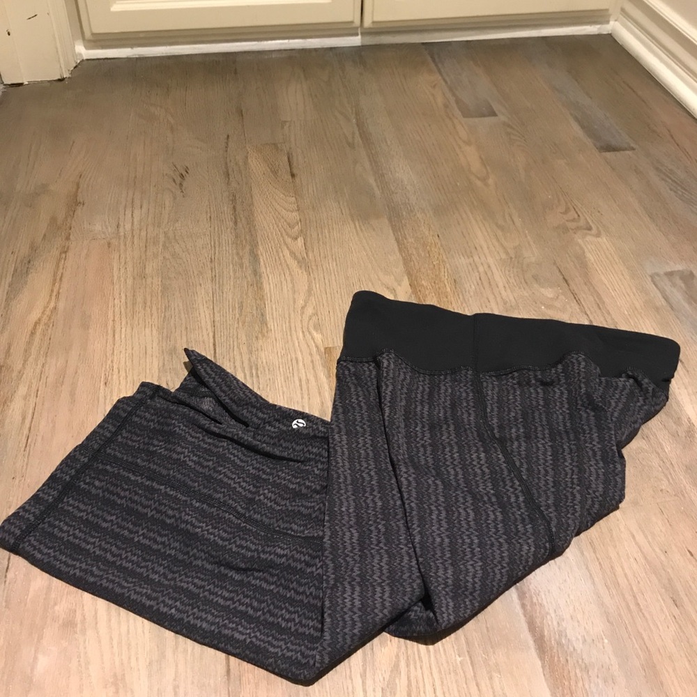 Lululemon cropped patterned leggings