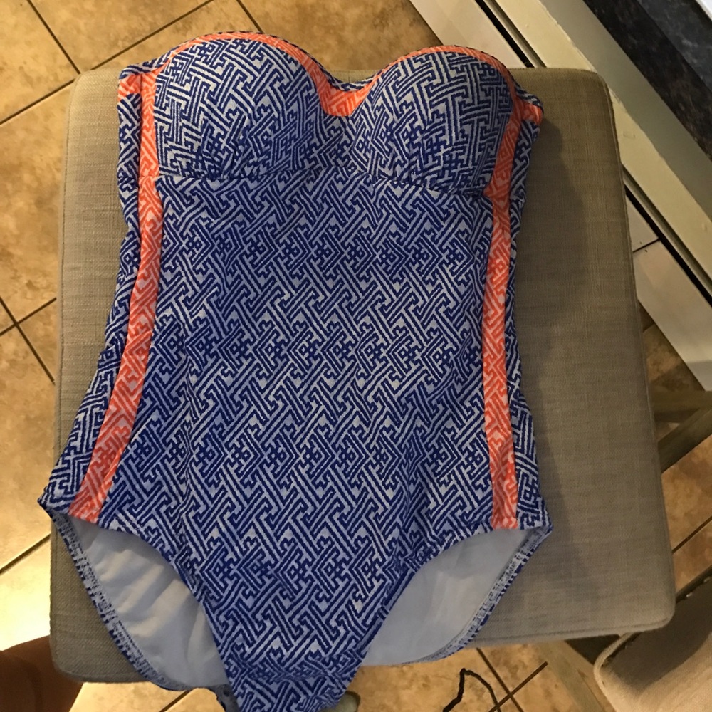 Bathing suit