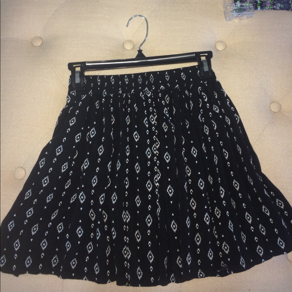 Forever 21 black skirt