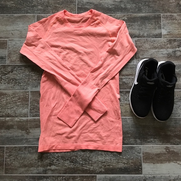 lululemon athletica Tops - Lululemon Swiftly Tech Long Sleeve SZ 4