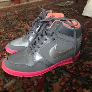 NEW! Never worn! Nike AirForce Sneakers