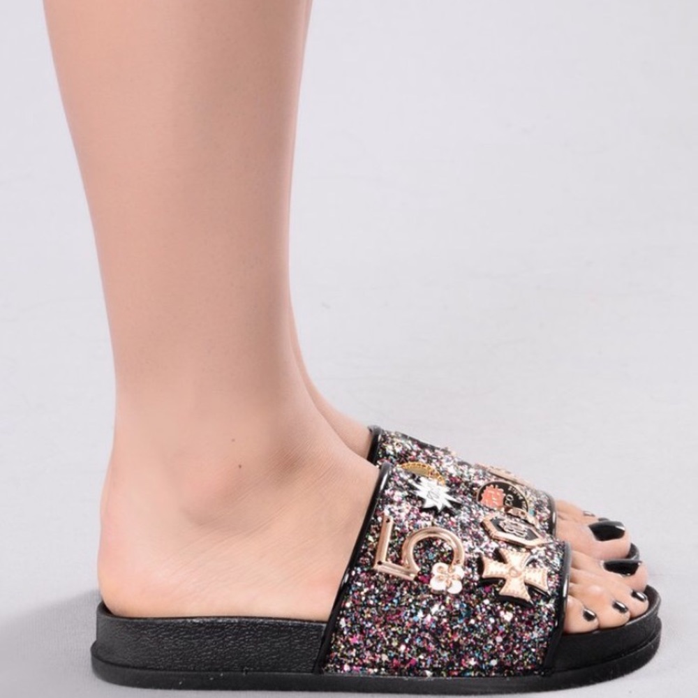 Pretty design flip flops