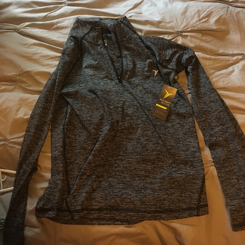 A old navy workout sweatshirt❣️