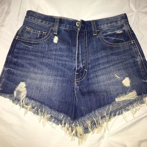 High waisted Hollister shorts !