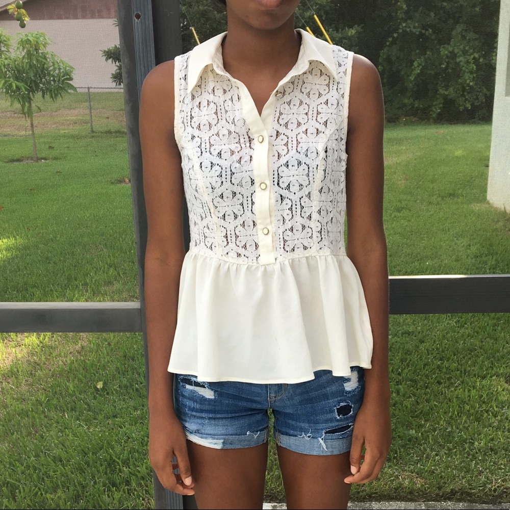 🔥Cream peplum blouse with cut out detailing🔥