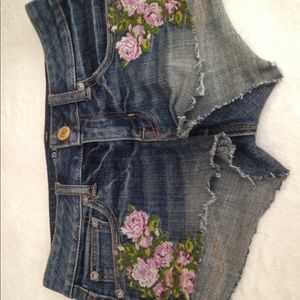 American Eagle Floral Jean Shorts Size 00