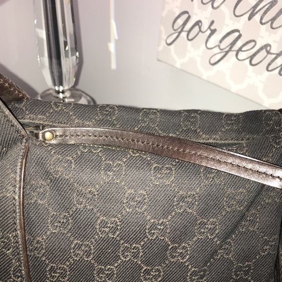 100% Authentic Gucci Canvas Hobo Handbag - Picture 4 of 8