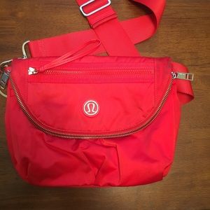 Lululemon festival bag