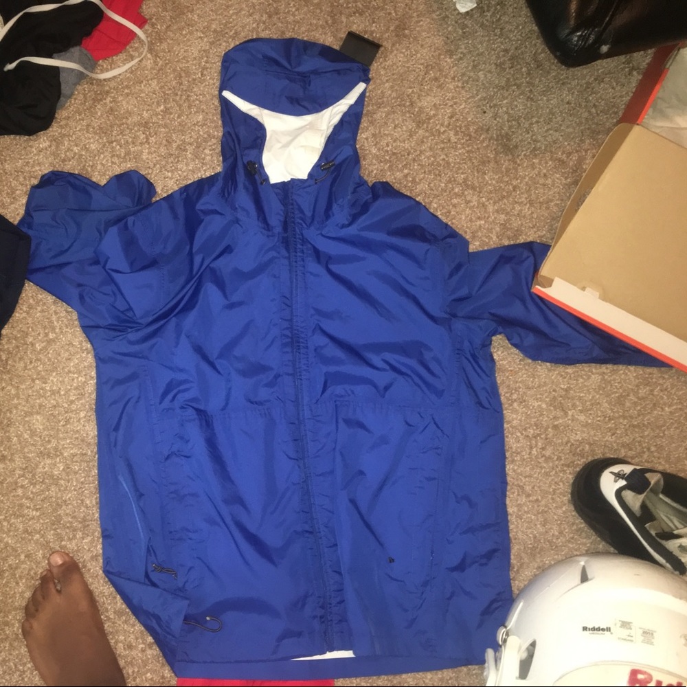 Wind breaker