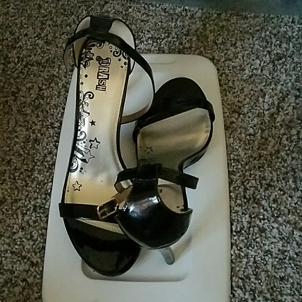 HEELS