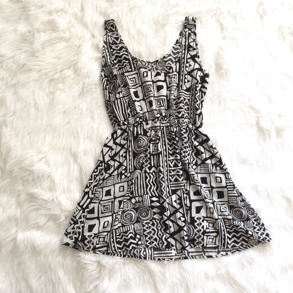 Medium black & white dress