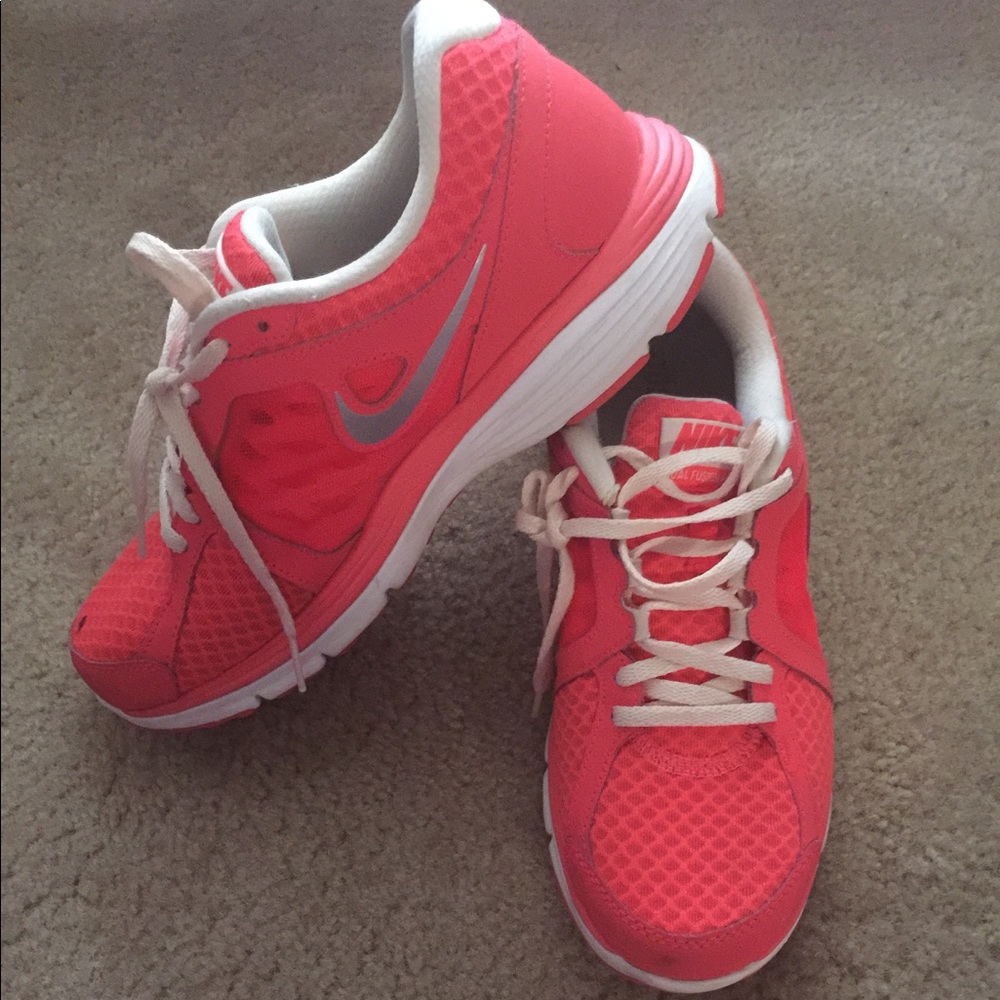 Nike Tennis Shoes 💪🏾