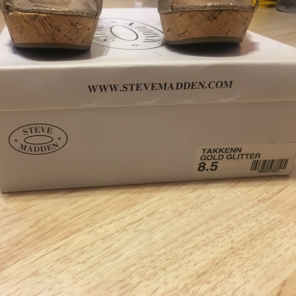 Steve Madden Gold glitter wedge heels - Picture 2 of 6