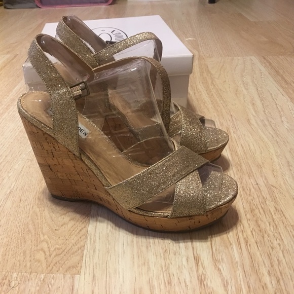 Steve Madden Gold glitter wedge heels - Picture 5 of 6