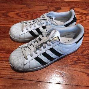 Adidas superstars