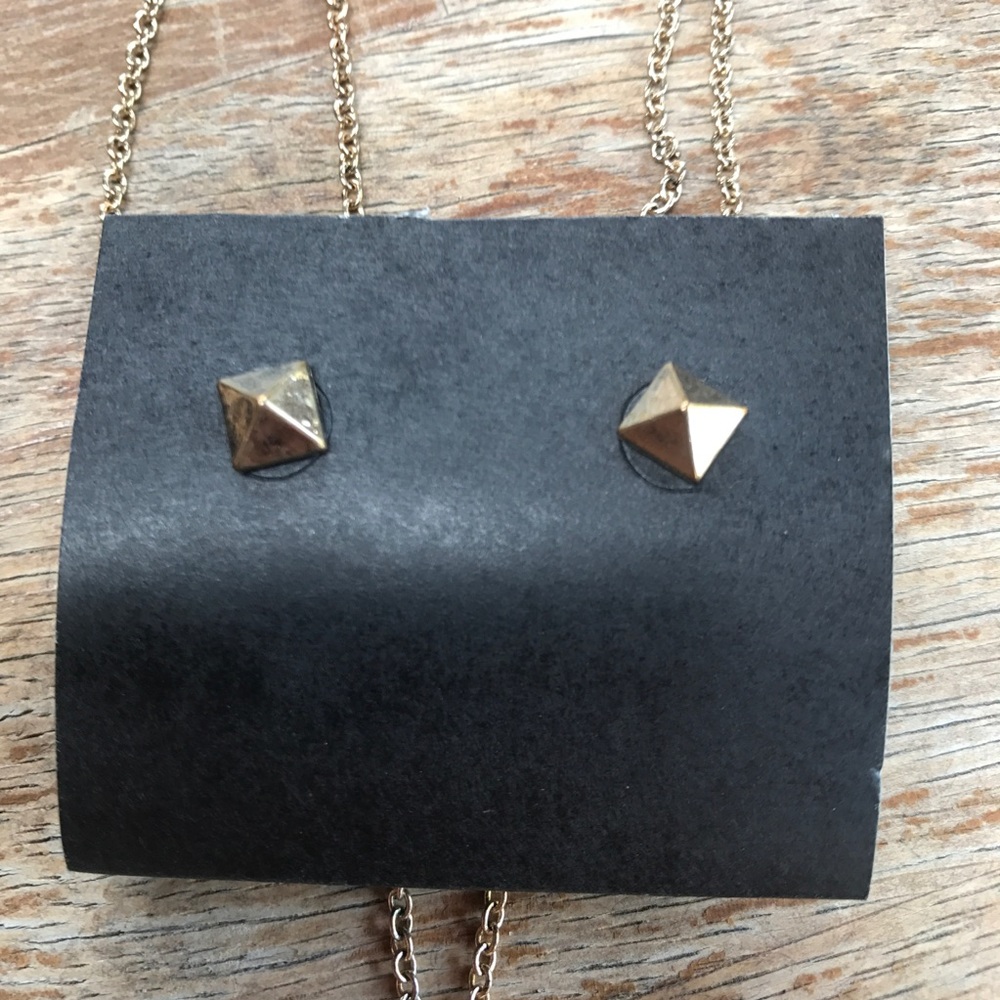 NWT Skull Necklace & Stud Set - Picture 2 of 2