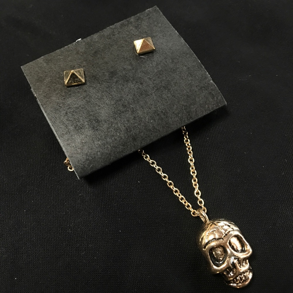 NWT Skull Necklace & Stud Set - Picture 1 of 2