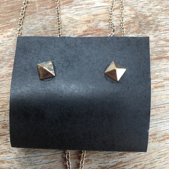 NWT Skull Necklace & Stud Set - Picture 2 of 2