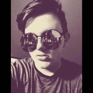 Meet your Posher, Justin