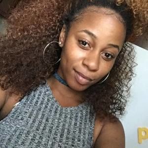 Meet your Posher, Candace-