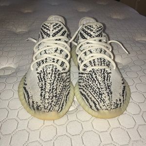 Yeezy 350 v2 zebra