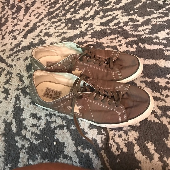 Brown Converse - Picture 1 of 2
