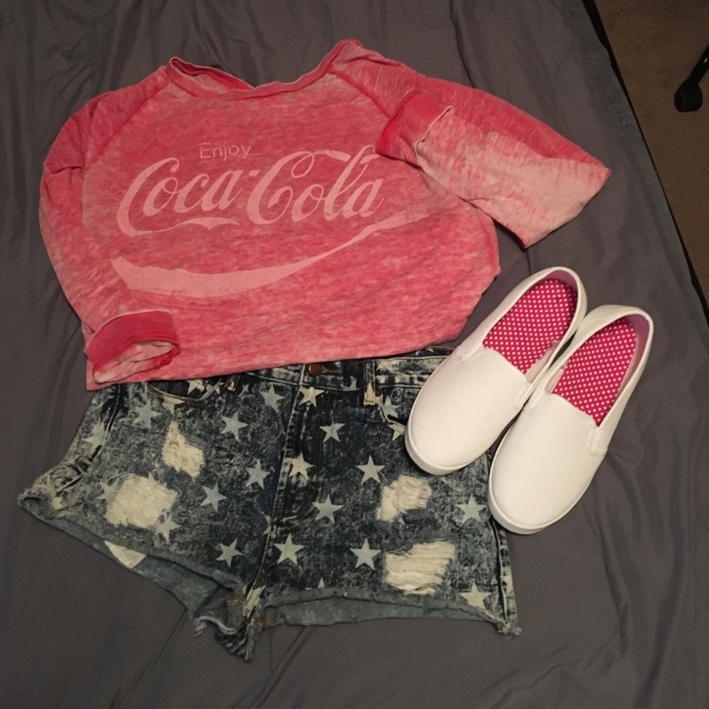 Forever 21 distressed denim shorts