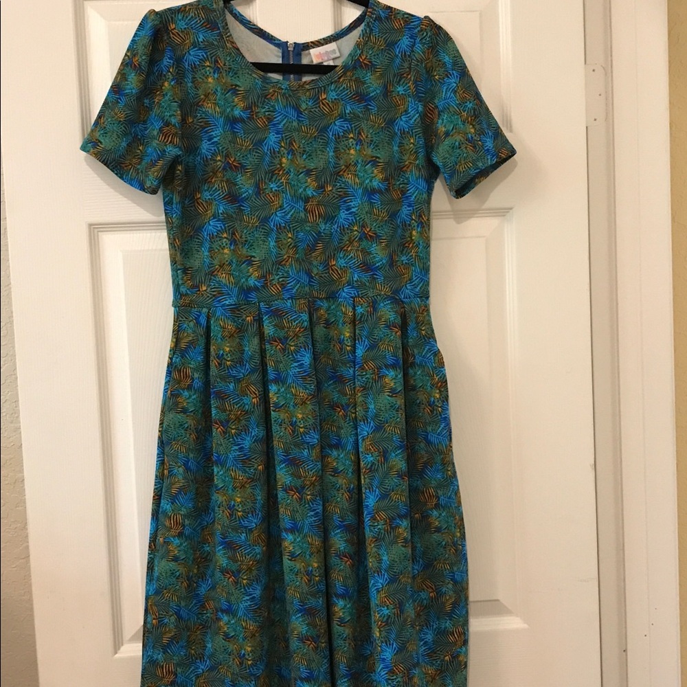 LULAROE AMELIA DRESS