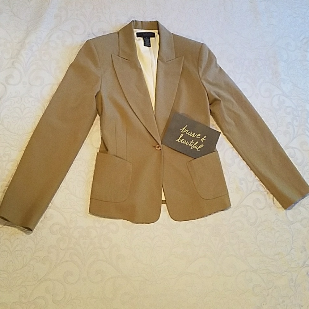 The Limited Stretch Blazer 💕