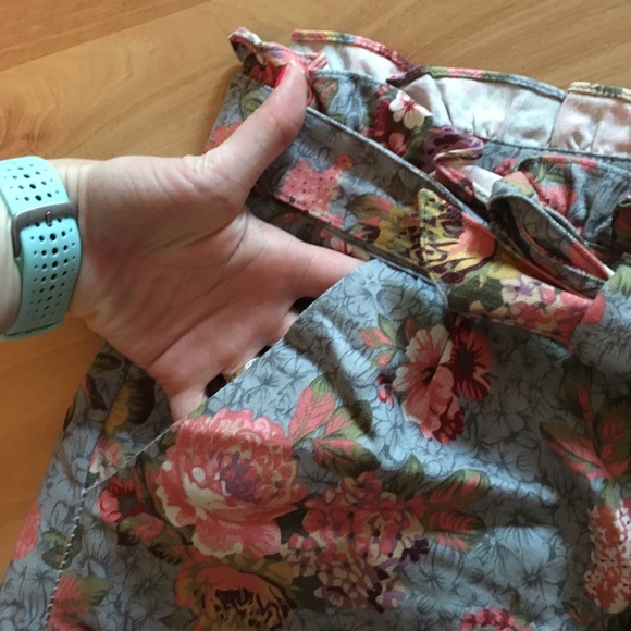 XX DONATED XX Floral boutique ruffle bow shorts - Picture 3 of 5