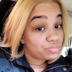 Meet your Posher, Crystal