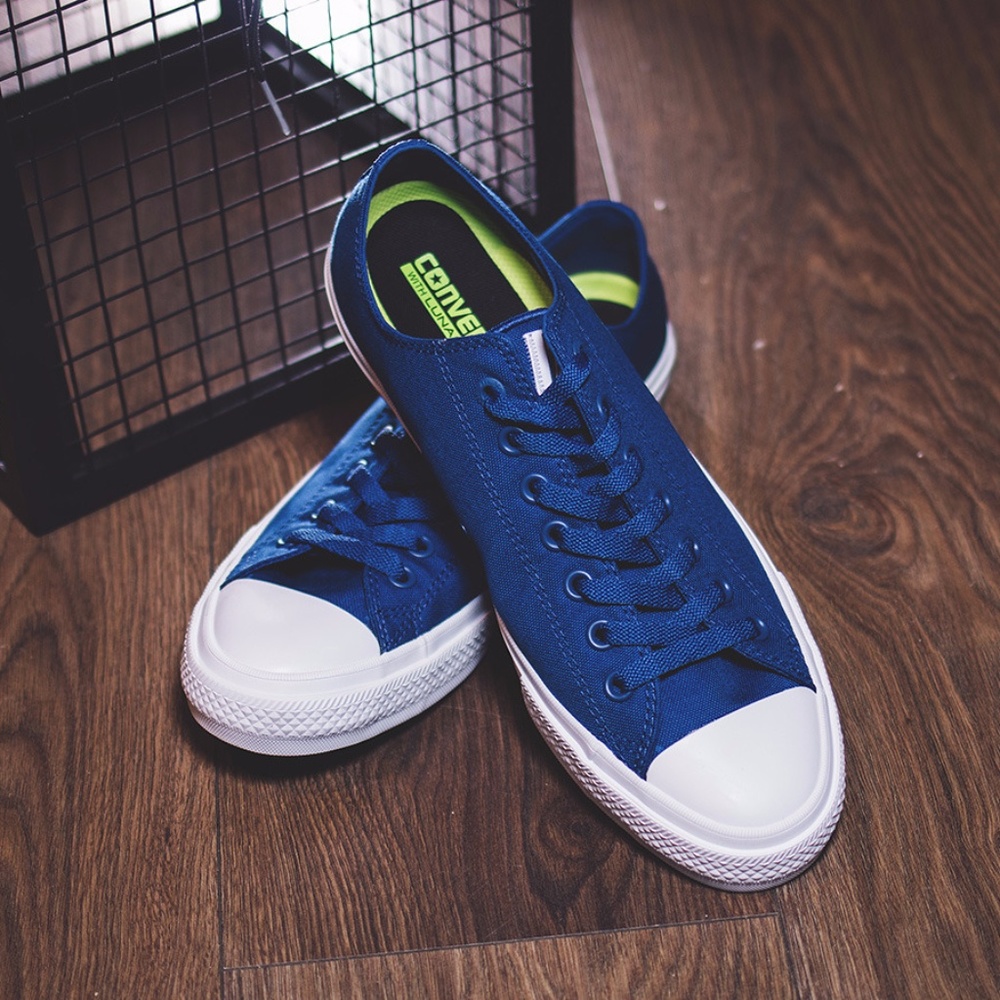 •converse• chuck taylor II all star blue low top