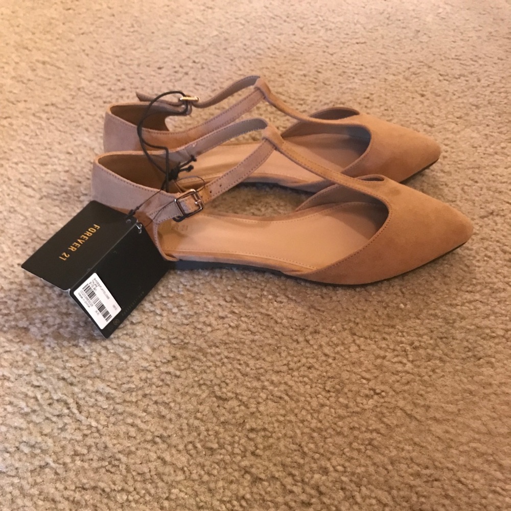 Taupe/tan T-strap flats. NWT.
